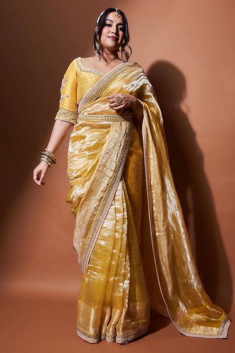 Zardozi Saree, Golden Saree, Saree With Belt, Black Color Hairstyles, Chanderi Silk Saree, Tissue Saree, Color Hairstyles, Saree Blouse Patterns, Indian Fashion Saree