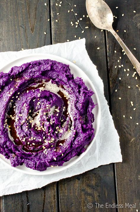 These mashed purple yams with sesame brown butter make an extra tasty, pretty, and healthy alternative to regular sweet potatoes. You will love them! Purple Sweet Potato Recipes, Purple Yams, Vegetarian Easter, Ube Recipes, Yams Recipe, Purple Sweet Potato, Purple Yam, Purple Food, Purple Potatoes