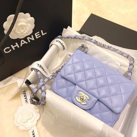 Purple Chanel, Love Luxury, Luxury Jewellery, Pretty Bags, Bvlgari Bags, Louis Vuitton Shoes, Purple Bags, Chloe Bag, Cute Bags