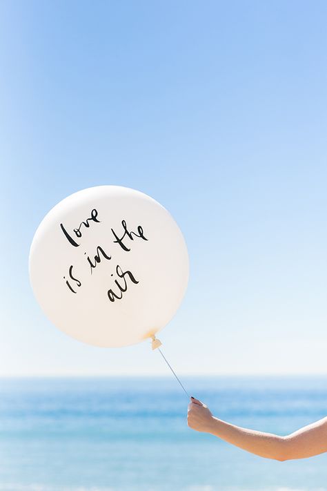 Travel Sayings, Entertaining Tips, Balloons Photography, Le Ballon, Free Valentine, Lifestyle Inspiration, St Valentin, Love Is In The Air, All You Need Is Love