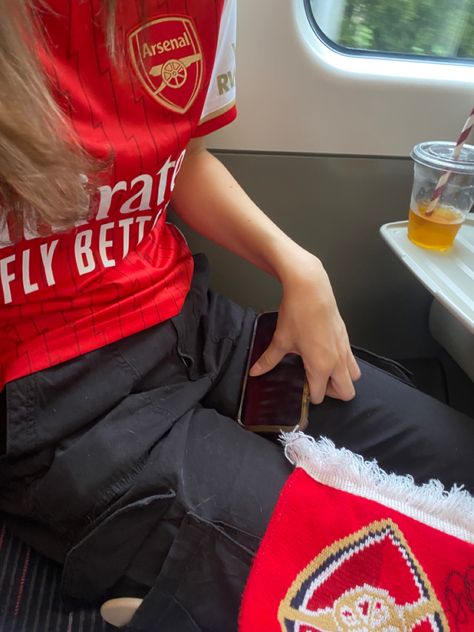 Arsenal Jersey Outfit, Arsenal Outfit, Arsenal Aesthetic, Arsenal Top, Arsenal Fc Wallpapers, Arsenal Wfc, Arsenal Shirt, Arsenal Wallpapers, England Football Shirt