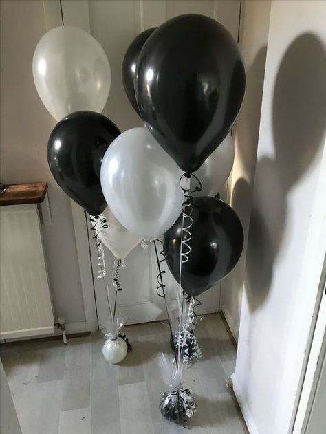 Black And White Ballon Deco, Black White Silver Balloons, Black And Grey Birthday Theme, Black And Clear Balloons, Black And Silver Decorations Party Ideas, Black And White Balloons Aesthetic, 21st Black And White Theme, Birthday Aesthetic Black And White, Black White Balloon Decorations