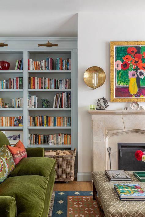 Blue Book Shelf, 1920s Living Room, Blue Bookshelf, Blue Shelves, Colorful Interior, House Vibes, Green Velvet Sofa, Casa Vintage, Blue Book