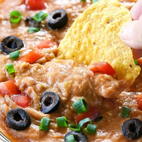 Four Ingredient Bean Dip - too easy for how good it is. the-girl-who-ate-everything Easy Taco Bake, The Girl Who Ate Everything, Yummy Dishes, Creative Cooking, Easy Taco, Bean Dip, Appetizer Dips, Taco Tuesday, Refried Beans