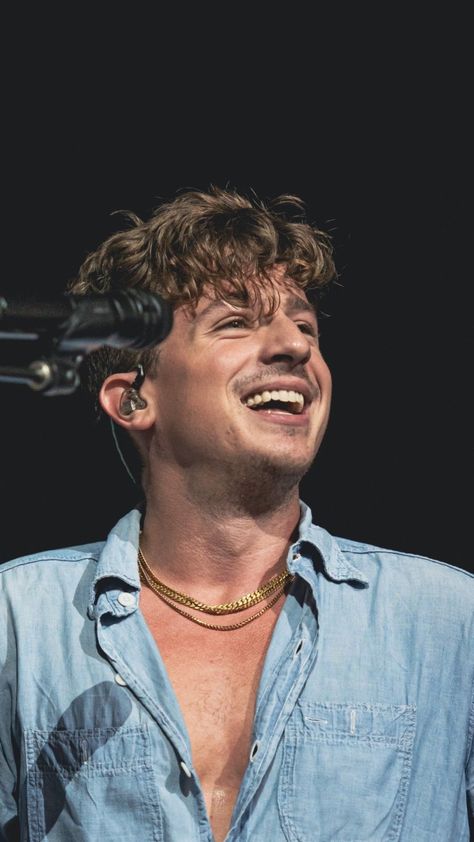 Charle Puth, Charlie Puth Aesthetic, Charlie Puth Wallpaper, Charli Puth, Attention Charlie Puth, Charlie S Angels, Ariana Grande Photoshoot, Popular People, Charlie Puth