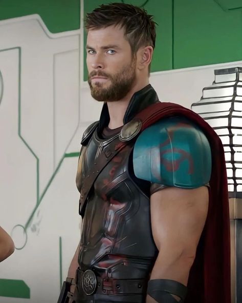 Thor: Ragnarok Marvel Quiz, Star Trek 2009, Avengers Pictures, Sci Fi Landscape, Chris Hemsworth Thor, Thor Ragnarok, Australian Actors, Marvel Thor, Loki Marvel