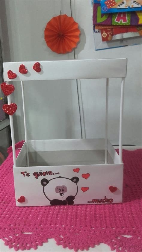 Cajita Base Para Peluche | Cajas Decoradas De Carton Diy Gifts To Sell, Birthday Hampers, Creative Box, Valentine Box, Diy Resin Crafts, Diy Gift Box, Paper Crafts Diy Tutorials, Diy Crafts For Gifts, Diy Birthday Gifts