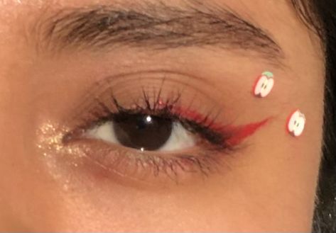 #apple #redliner #redeyes #redmakeup Apple Makeup, Red Eyeliner, White Makeup, Red Makeup, Apple White, Inspired Makeup, Red Apple, Makeup Inspiration, Eyeliner