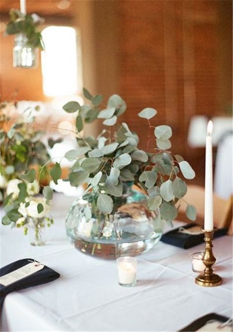 Eucalyptus Centerpiece, Greenery Wedding Centerpieces, Expensive Flowers, Flowers And Candles, Greenery Centerpiece, Tafel Decor, Unique Wedding Flowers, Wedding Floral Centerpieces, Flower Centerpieces Wedding