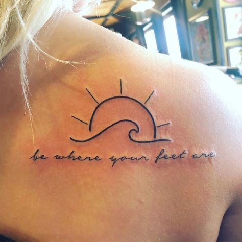 Simple Beach Tattoo For Women, Tattoos Beachy, Tattoos Sunset, Beach Tattoos For Women, Mindfulness Tattoo, Coastal Tattoos, Tattoos Ocean, Tattoos Spine, Beach Inspired Tattoos