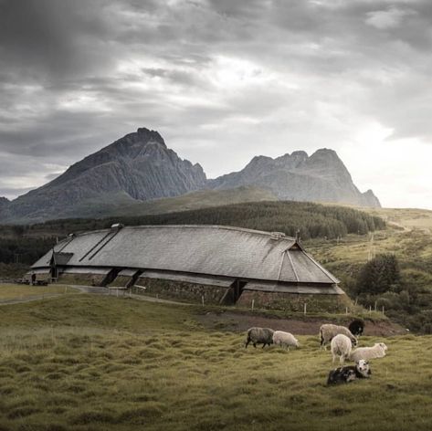 Viking Village Iceland, Lofotr Viking Museum, Viking Age Aesthetic, Nordic Longhouse, Modern Viking House, Viking Farming, Viking Village Aesthetic, Viking Longhouse, Viking Architecture