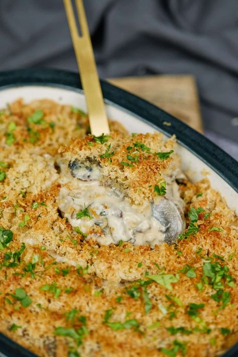 Creamy Mushroom Casserole, Mushroom Casserole Recipes, Stuffed Mushroom Casserole, Broccoli Casserole Healthy, Vegetable Bake, Chicken Alfredo Casserole, Meat Casserole, Mushroom Casserole, Spaghetti Casserole