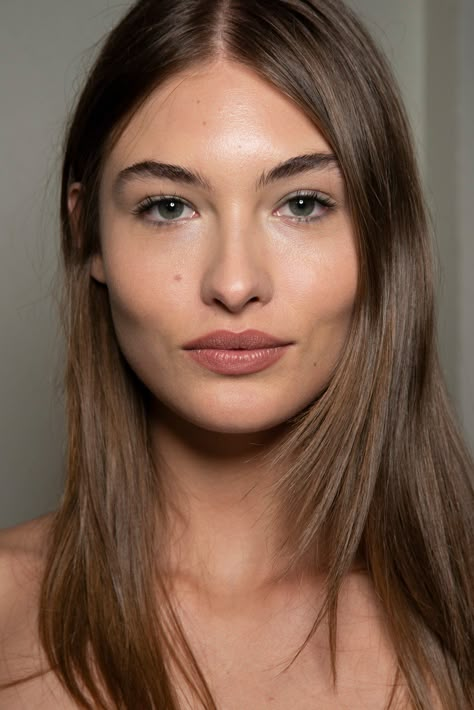 Elizabeth Grace, Grace Elizabeth, Favorite Skincare Products, Alexandre Vauthier, Brown Blonde Hair, Auburn Hair, Carrie Bradshaw, Beauty Inspiration, Beauty Secrets