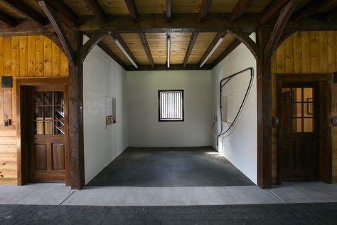 I like the swinging hose for the was hstall and the nooks built in to house shampoo and suck France Countryside, Equine Facility, Equine Stables, Dream Barn Stables, Barn Hacks, Horse Barn Ideas Stables, Barn Builders, Equestrian Outfit, Colorado Ranch