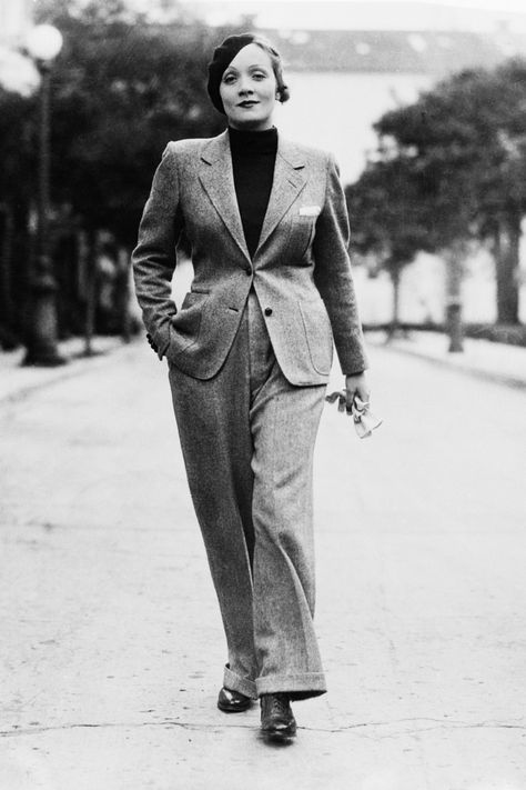 On Hollywood Street, January 25, 1933 Hollywood Street, Marlene Hose, Hollywood Photo, Marlene Dietrich, Power Suit, 1930s Fashion, 1920s Fashion, Moda Vintage, Suit Pants