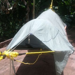 Camping Hammock Tent. Beskrivning pdf Camping Hammock Tent, Homemade Lanterns, Insect Repellent Homemade, Backpacking Hammock, Camping Materials, Hammock Tent, Camping Photo, Natural Insect Repellant, Hammock Camping