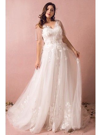 Dreamy Boho Plus Size Wedding Dress With Sleeves For Beach Wedding Plus Size White Dress, Plus Size Wedding Dresses With Sleeves, Wedding Dresses Plus, Bohemian Style Wedding Dresses, Boho Style Wedding Dress, Vintage Wedding Dress Boho, Vintage Boho Wedding, Wedding Dress Plus Size, Short Sleeve Wedding Dress