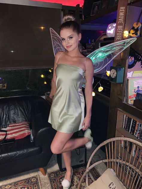 Tinkerbell halloween costume Tinkerbell Costume College, Timkerberbell Costume, Tinkerbell Cartoon, Tinkerbell Halloween, Tinkerbell Halloween Costume, Bell Costume, Themed Costumes, Tinkerbell Costume, Belle Outfit