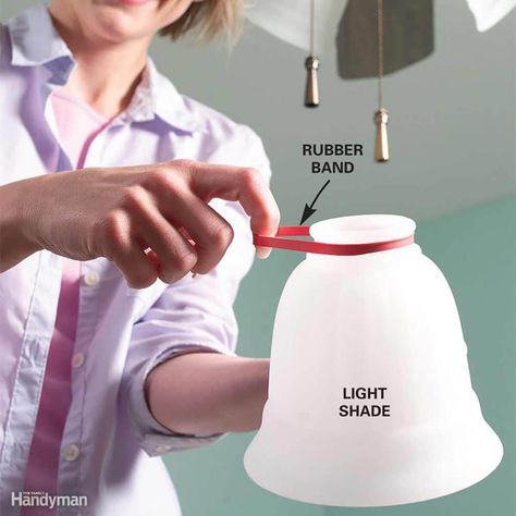 1000 Lifehacks, Family Handyman, Diy Home Repair, Diy Life Hacks, Home Repairs, Diy Life, Light Shade, Globe Lights, Rubber Band