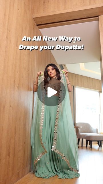 Dupatta Draping Styles For Sangeet, Dupatta Draping Like Jacket, Dupatta Draping Styles On Dress, Dupatta Draping Styles Salwar Kameez, Styles To Drape Lehenga Dupatta, Different Ways Of Draping Dupatta, Different Ways To Wear Dupatta On Lehenga, Duppatta Drape On Chaniya Choli, Salwar Dupatta Draping Styles