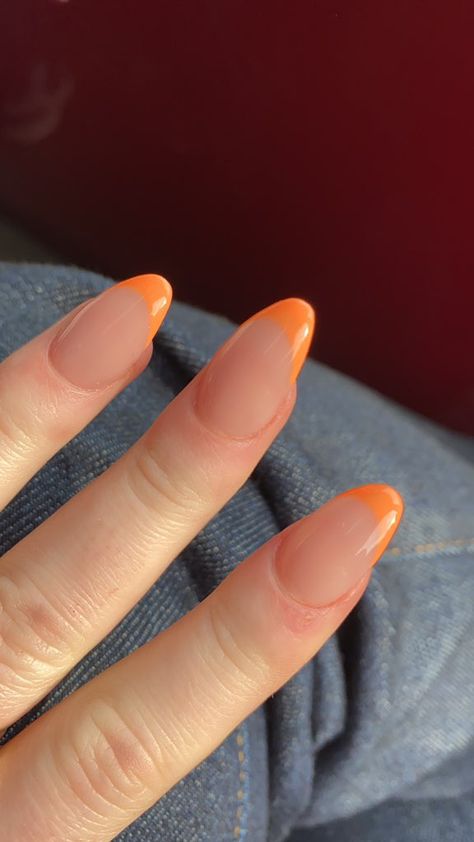 Orange French tips Nails With Tip Color, Nails French Tip Orange, Pastel Orange French Tip Nails, Light Orange French Tip Nails, Nails Orange Tips, Nails With Orange Tips, Nails Orange French, French Tip Orange Nails, Orange Nail Tips