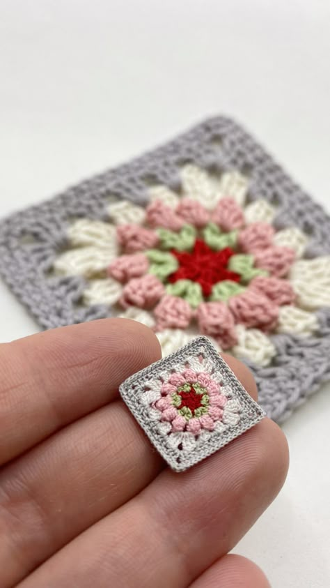 Here’s the same square - one made with a 4mm hook and one with my favorite 0.4mm. To be true to my usual scale (1:12), I should have used a 5mm hook, but I didn’t have yarn thick enough for it 😶 That’s what happens when you go mini! Crochet Hook Size, Miniature Knitting, Miniature Crochet, Micro Crochet, Mini Crochet, Crochet Blocks, Fabric Earrings, Granny Squares Pattern, Granny Square Crochet Pattern