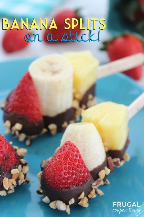 Banana Split Sticks – Dessert on a Stick! Fun kids snack idea for summer. Recipe on Frugal Coupon Living. Dessert On A Stick, Family Game Night Snacks, Game Night Snacks, Banana Splits, Kid Snacks, Summer Recipe, Fun Snacks For Kids, Summer Snacks, Snacks For Kids