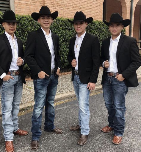 Vaquero Outfit Quinceanera, Vaquero Outfit For Quince Chambelan, Chambelanes All Black, Surprise Dance Outfits Quinceanera Guys, Mexican Quinceanera Chambelanes, Emerald Green 15 Chambelanes, Male Quince Outfits, All Black Chambelan Outfit Vaquero, Chambelanes Outfits Quinceanera Emerald