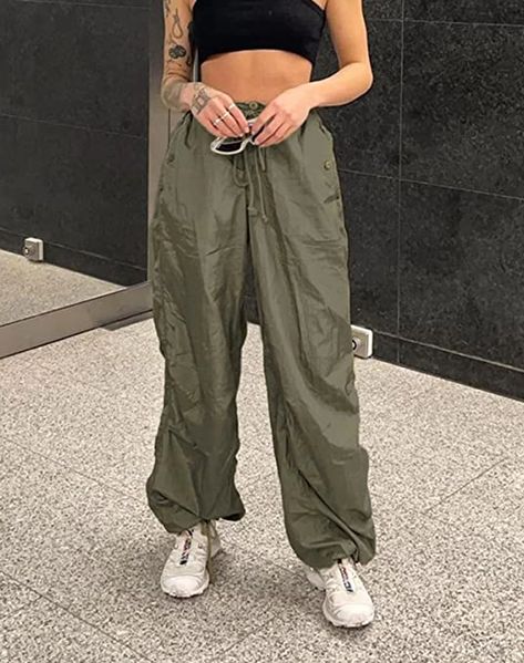 How to Wear Parachute Pants in 2022 - PureWow Cargo Pants Women Baggy, Cargo Pants Baggy, White Cargo Pants, Star Trek Cosplay, Baggy Cargo Pants, Wide Leg Sweatpants, Baggy Pant, Pantalon Large, Cargo Pants Women