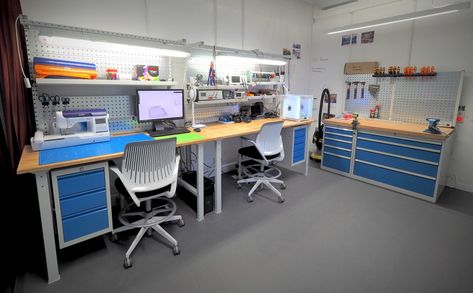 Berlin Makerspace - MozillaWiki Makerspace Furniture, Fdm Printer, Dremel Rotary Tool, Digital Fabrication, Three Floor, Storage Room, Workbench, Office Chair, Corner Desk