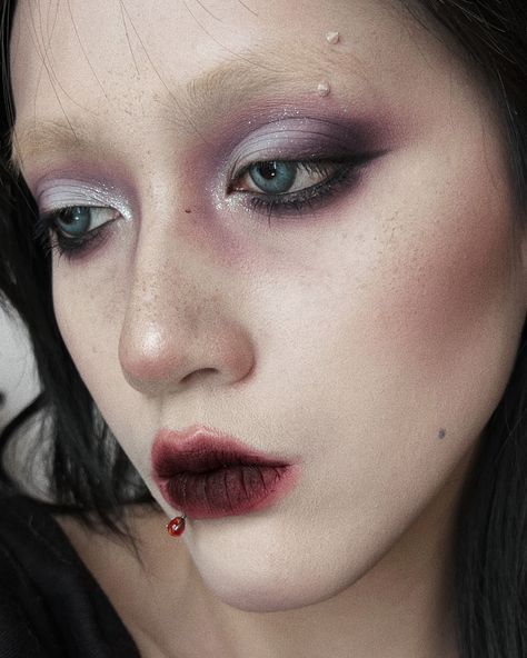 freya86 芙蕾雅 (@freya86_ff) • Instagram photos and videos Olive Skin Makeup, White Eye Makeup, Purple Makeup, Ethereal Makeup, Dope Makeup, Gothic Makeup, Goth Makeup, Dark Makeup, Fantasy Makeup