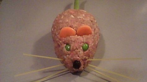 Halloween Bloody Baked Rats Recipe - Food.com Spooky Dinner, Healthy Halloween Food, Mini Meatloaves, Mini Meatloafs, Spooky Food, Freeze Greens, Healthy Halloween, Spaghetti Noodles, Dinner Guests