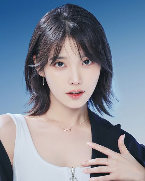 Asian Hair Bob, Kpop Short Hair, Iu Short Hair, Iu Hair, Kpop Hair, 17 Kpop, Asian Short Hair, Hair Inspiration Short, Lee Jieun