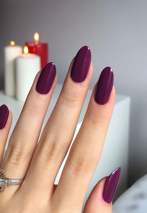 40 Simple 2023 Nail Designs to Inspire You Nail Paint Shades, Plum Nails, Hello Nails, Inspiration Tattoos, Subtle Nails, Casual Nails, Nail Swag, Chic Nails, Nails Inspo