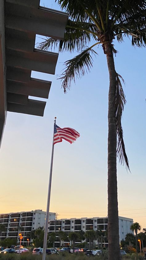 USA flag, sunset at the beach Usa Aesthetic Flag, Usa Flag Aesthetic, Ldr Aesthetic, Usa Flag Wallpaper, Sunset Flag, Aesthetic Beach Sunset, Usa Aesthetic, America Flag, Aesthetic Beach