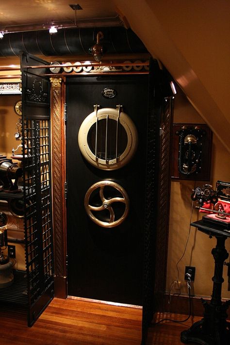 The door inside a steampunk house Porthole Door, Submarine Interior, Seafood Decor, Steampunk Workshop, Pirate Bathroom, Safe Ideas, Steampunk Rooms, Décor Steampunk, Steampunk Bedroom