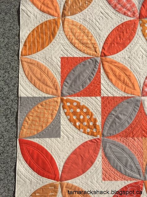 Echo Quilting, Orange Peel Quilt, Teal Quilt, Custom Quilting, Modern Quilting Designs, Orange Quilt, Yellow Quilts, Longarm Quilting Designs, Circle Quilts