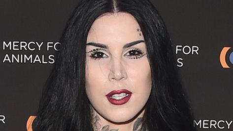 Kat Von D is a woman of many talents, as an influencer, tattoo artist, entrepreneur, and television personality. Here's why her transformation is turning heads. Why Her, Kat Von D Makeup, Kat Von, Kat Von D, Makeup Guru, Tv Stars, Tattoo Artist, In Hollywood, Maquillaje De Ojos