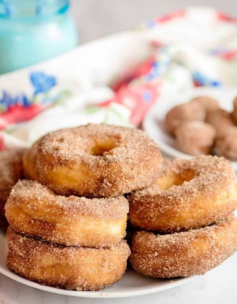 Melt In Your Mouth Doughnuts (Foolproof and GREAT For Beginners!) - Southern Plate Healthy Doughnuts, Plate Recipes, Homemade Doughnuts, Baked Doughnuts, Southern Plate, Canned Biscuits, Drama Queen, The Breakfast, Melt In Your Mouth