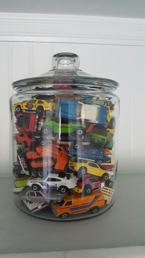 Diy display jar... My boyfriends old Hot Wheel cars Match Box Car Display, Dinky Car Display, Matchbox Car Display, Vintage Car Room, Hot Wheels Decorations, Aston Martin Car, Hot Wheels Storage, Hot Wheels Room, Car Wheel Cover