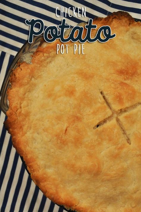 This chicken potato pot pie is perfect for people who love a good pot pie, but aren't a fan of mixed vegetables... corn, potatoes, and carrots star in this chicken pie! Oh, and if you have leftover turkey from thanksgiving, this is the perfect leftover turkey recipe, too! Potato Pot Pie, Pie Crust Uses, Homemade Chicken Pot Pie, Chicken Potato, Fruit Smoothie Recipes Healthy, Side Dishes For Chicken, Turkey Pot Pie, Chicken Recipies, Leftover Turkey Recipes