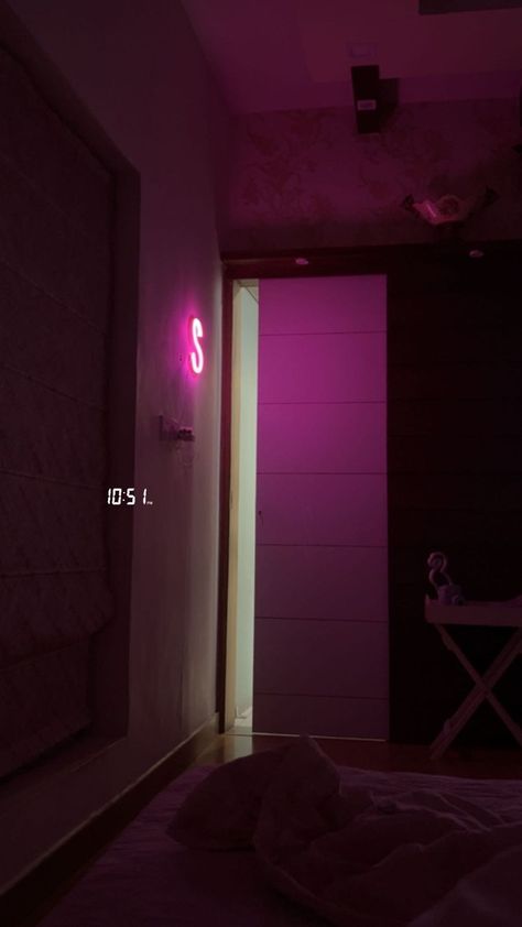 room aesthetic Aesthetic Architecture Wallpaper Iphone, Night Bedroom Snap, Bedroom Snap, Room Snap, Bed Led, Excretory System, Couples Hidden Face Pics, One Word Instagram Captions, Cake Story