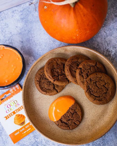 Some Autumn baking inspiration for you! Fall-Spiced Molasses Cookies with Citrus Glaze. Add a ColorKitchen Artificial Dye-free Orange Color Packet to a citrus flavored/infused cookie icing, and dip your beautiful molasses cookies. The flavor combination and the vibrant visual will have your people demanding more, all season long. 🍁🍂 You can purchase individual color packets or our 5-color pack with a few swipes of your finger. ✌🏼 #colorkitchen #colorkitchenfoods #gotyoucolored #naturalfoodcol Making Icing, Natural Red Food Coloring, Citrus Glaze, Autumn Baking, Orange Food, Free Woman, Orange Food Coloring, How To Make Icing, Baking Inspiration