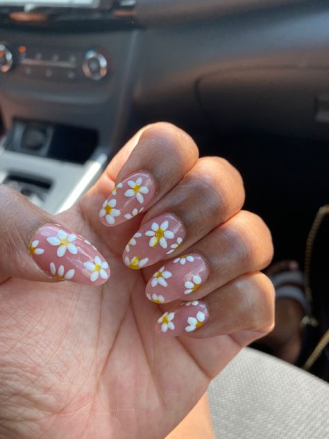 Summer Nails 2023 Color Trends, Nails 2023 Color Trends, 2023 Color Trends, Cute Almond Nails, Daisy Nail Art, Summer Nails 2023, Steel Nail Art, 2023 Nails, Nails Art Designs