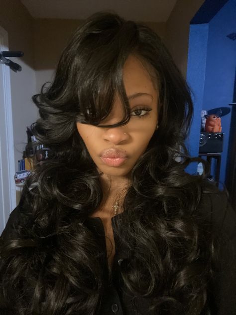 Sew In Wig, Hair Brush Set, Frontal Hairstyles, Blowout Hair, Hair Laid, Hair Stylist Life, Middle Part, Baddie Hairstyles, Black Girls Hairstyles