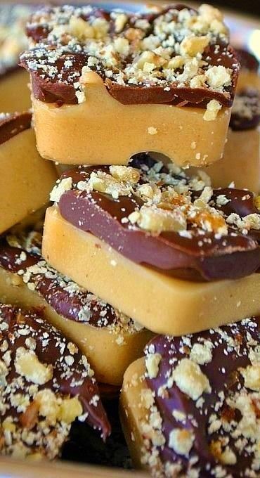 Toffee Bites, Fudge Caramel, Almond Toffee, Toffee Recipe, Shugary Sweets, English Toffee, Candy Recipes Homemade, Christmas Candy Recipes, حلويات صحية