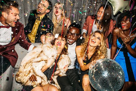 Group of happy people partying together, having a great time, celebrating New Year Millionaire Dating, Disco Glam, New Year's Party, Party Photoshoot, Glam Party, New Year's Eve Celebrations, New Year Photos, Party Photography, Studio 54