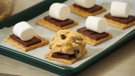 Turn S'mores Into Gooey, Golden Cookies With This Easy TikTok Recipe Cookie Dough Smores, Smore Cookies Recipe, Tik Tok Smores Cookies, Tiktok Smores Cookies, Viral Smores Cookies, Smores Cookies Tiktok, Smore Cookies, Chocolate Smores Cookies, Simple S’mores Cookies