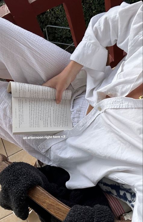 Amanda Djerf, Aesthetic Reading, White Shirt Outfits, Summer Story, Matilda Djerf, Cottage Core Aesthetic, Summer Pictures, Film Aesthetic, I Love Books