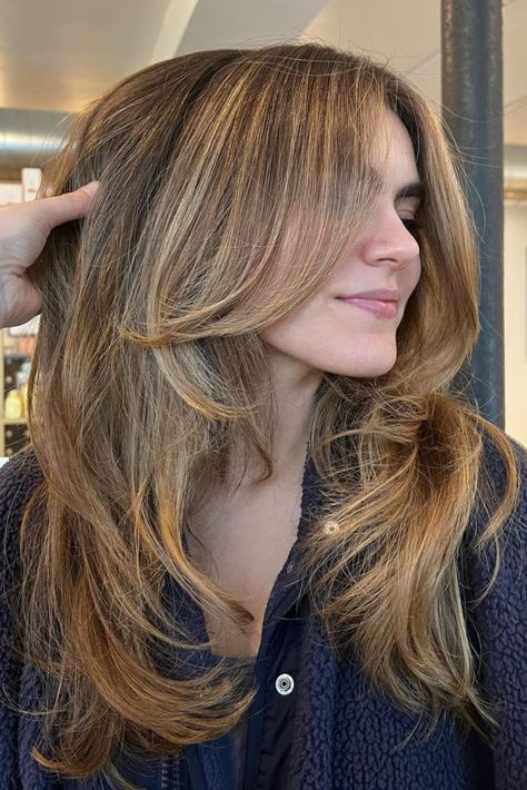 Highlights Brown Hair Blended, Summer Hair Ideas For Brunettes, Lightened Brown Hair, Balayage Summer, Brunette Hair Color Ideas, Balayage Extensions, Golden Brown Hair Color, Rambut Brunette, Summer Blonde Hair